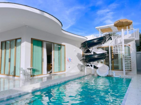PNT LUXURY JOMTIEn